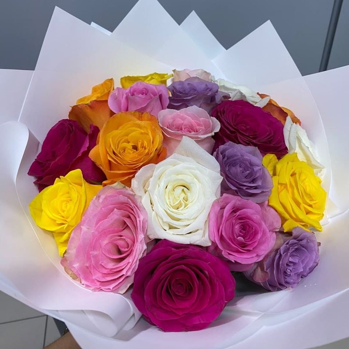 Rainbow Joy – 20 Mixed Roses